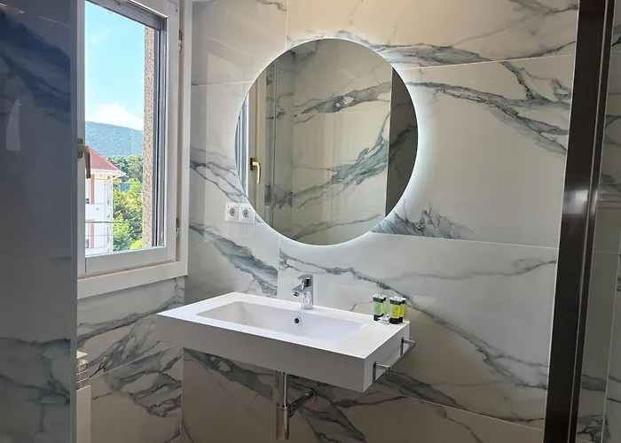 H Pelayo Auto Check-in